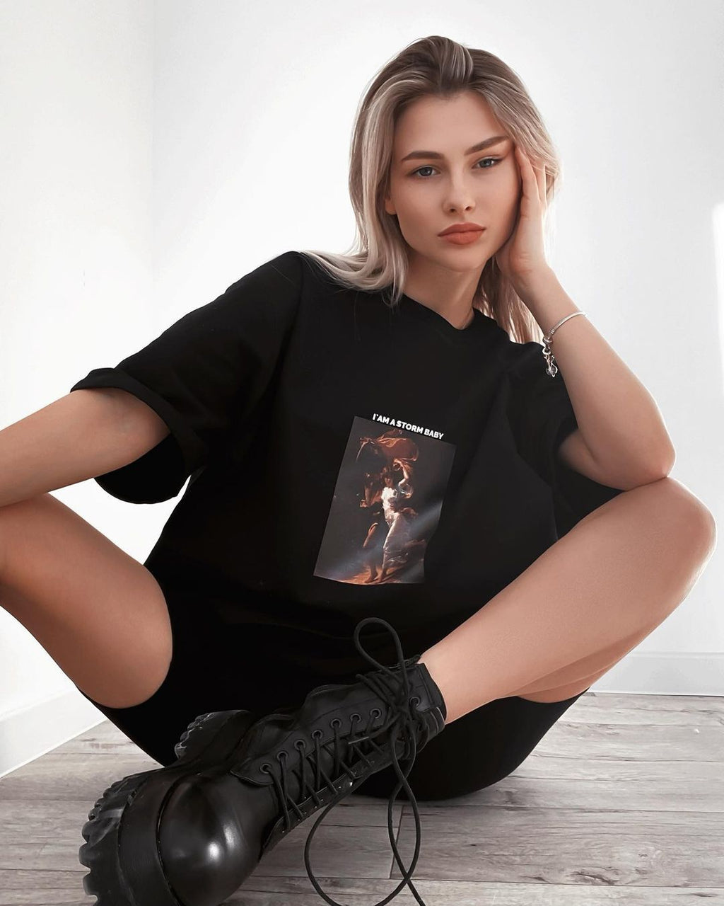 T-Shirt UNISEX — Black — WOOGEE
