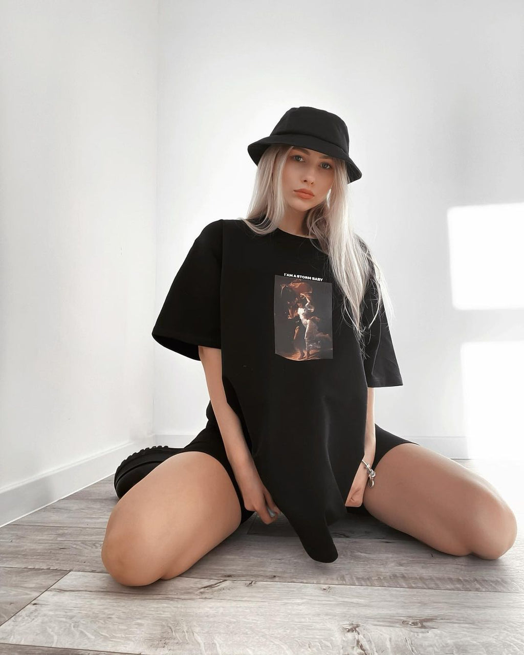 T-Shirt UNISEX — Black — WOOGEE