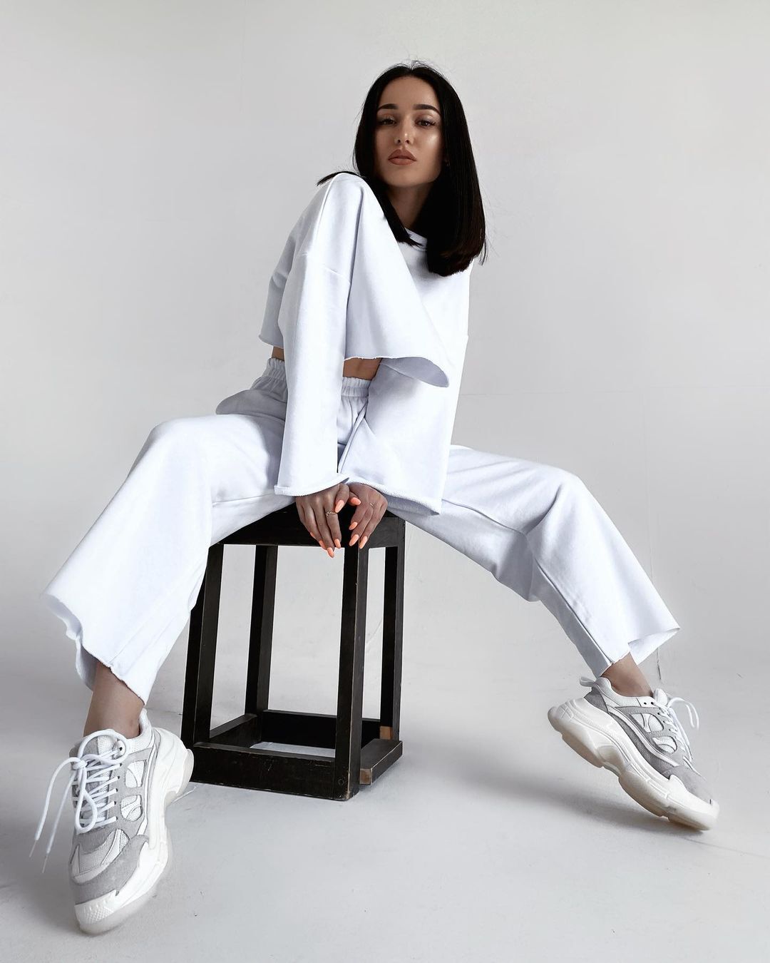 Suit WAY — White