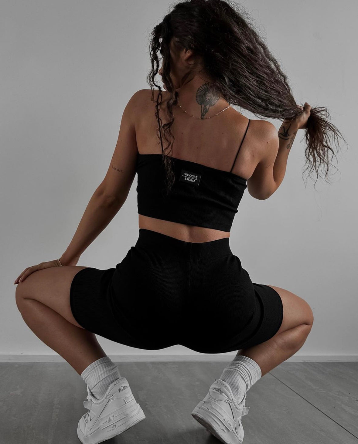 Top SIMPLE — Black
