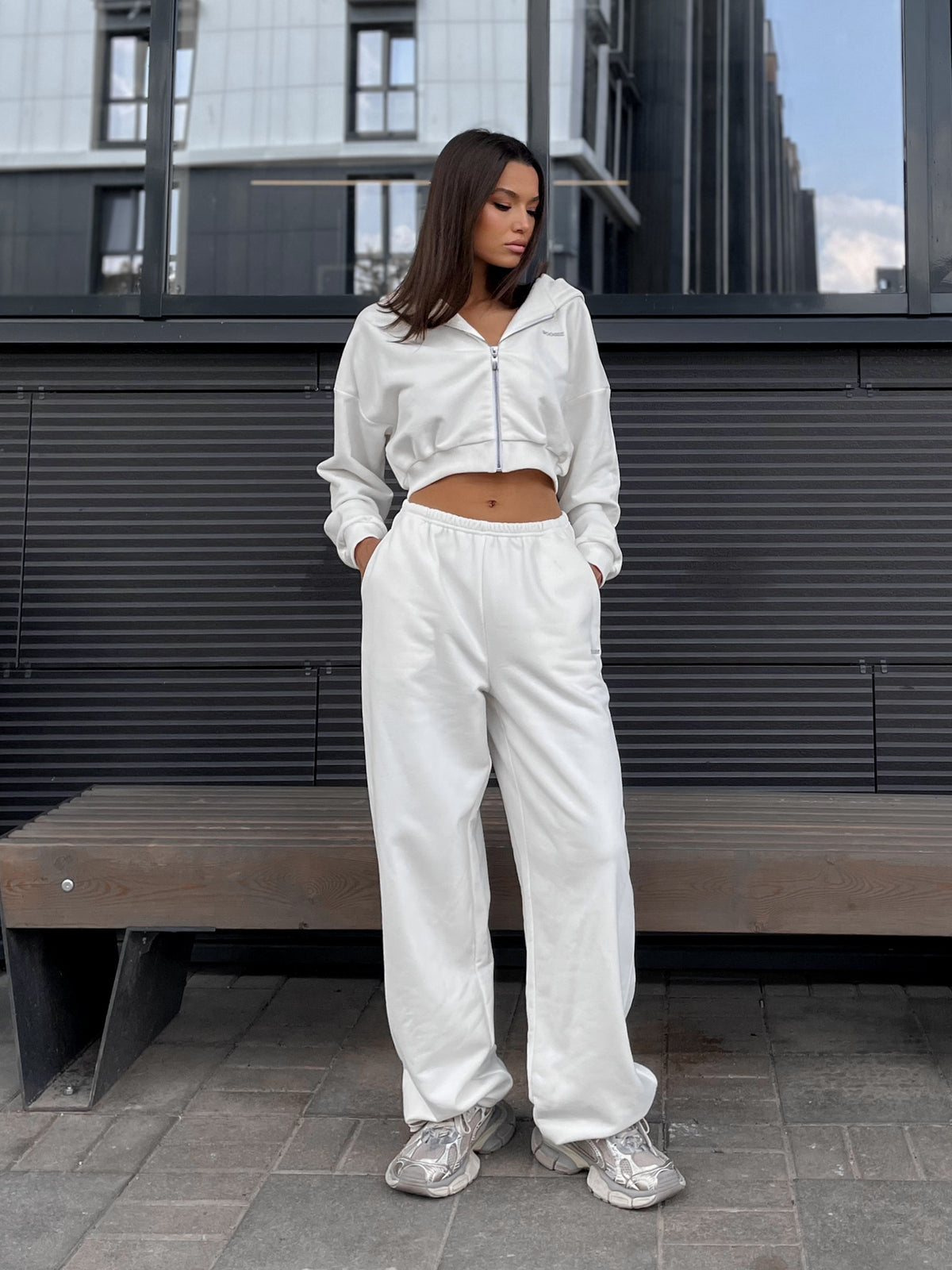 Pants MOVE — Milky