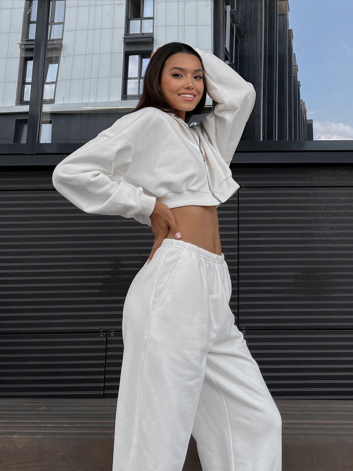 Pants MOVE — Milky