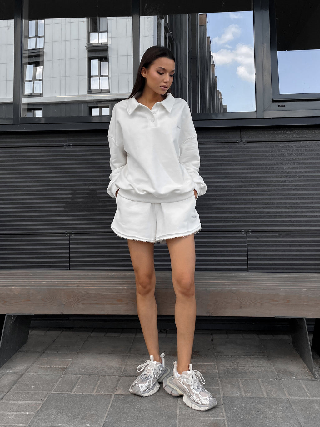 Sweatshirt MOVE — Milky