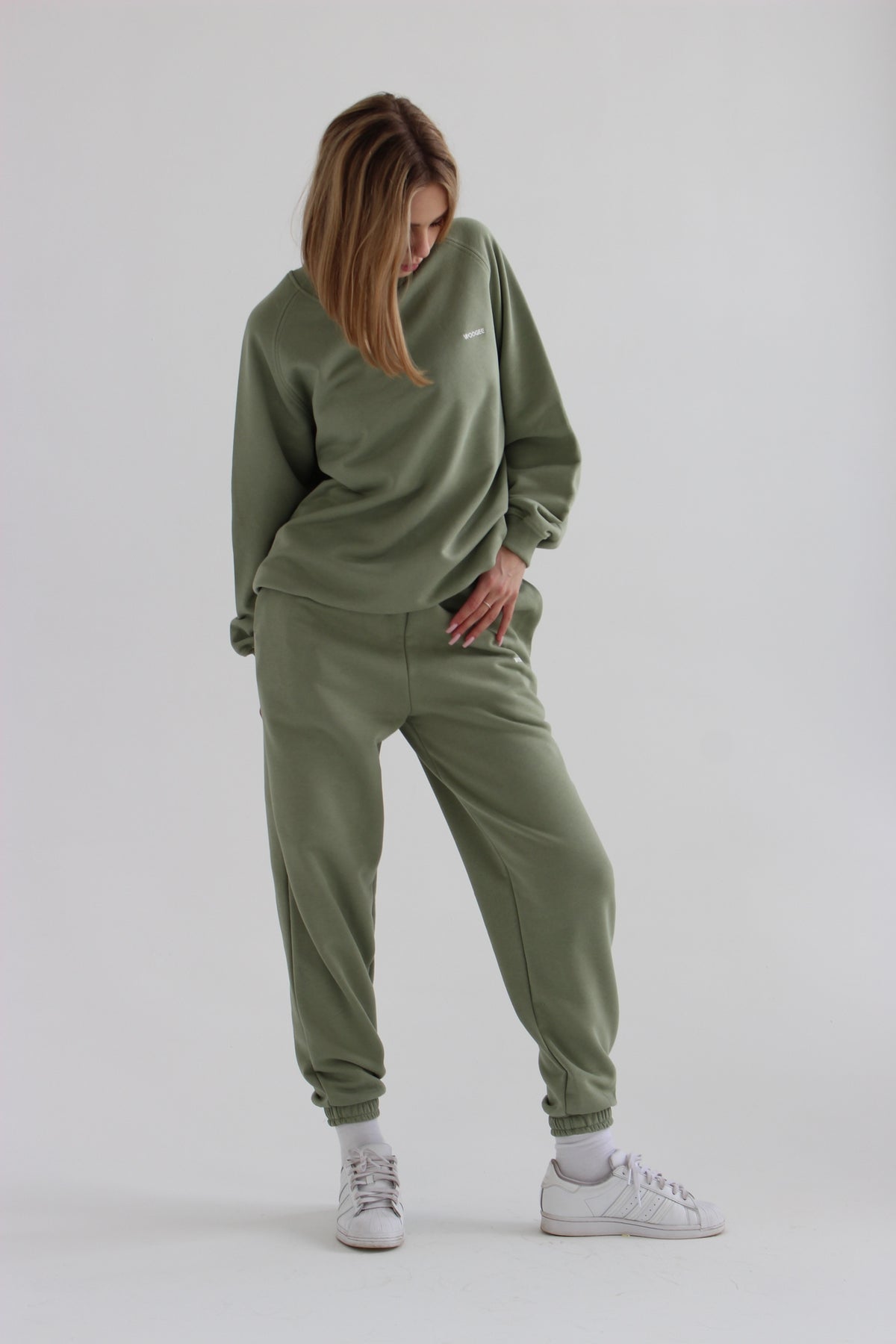 Pantalón jogger SIMPLE · Olive