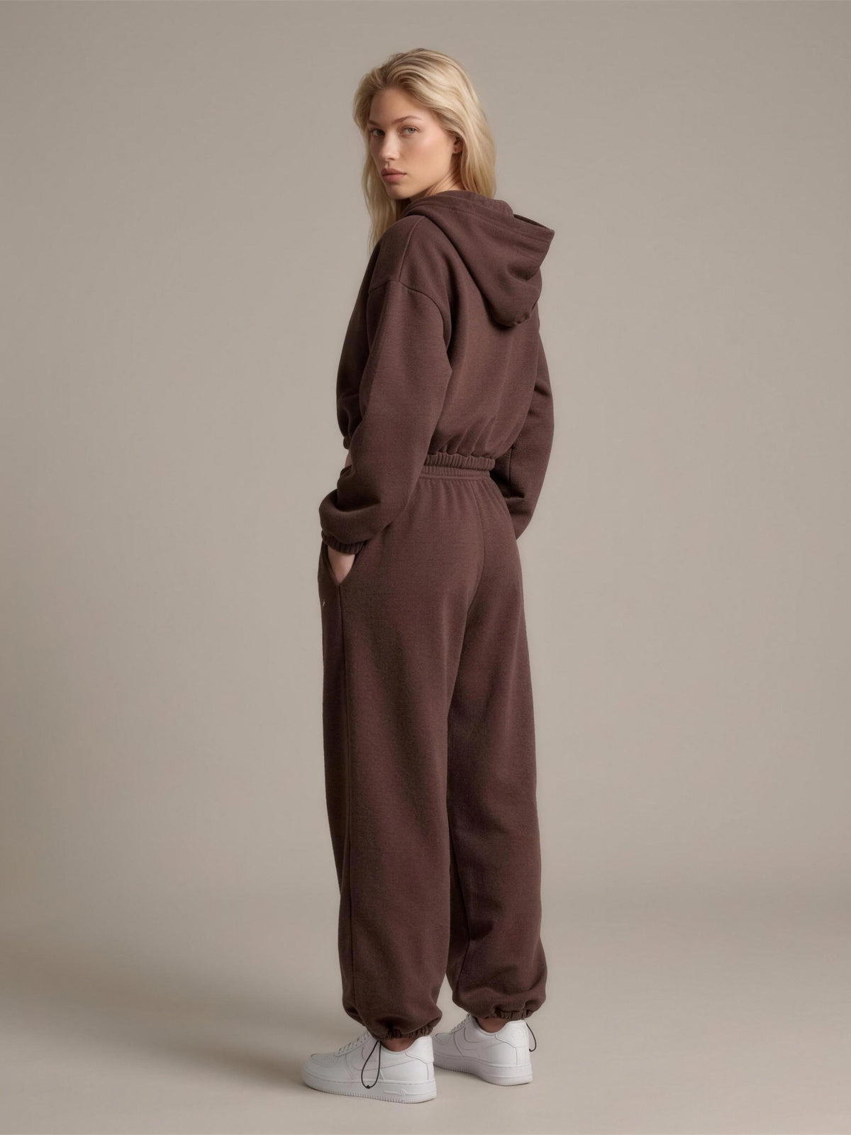 Pants BAGGY — Chocolate — studio