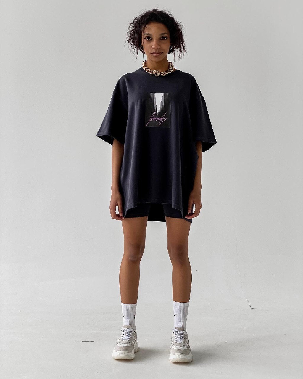 T-Shirt UNISEX — Black — WOOGEE